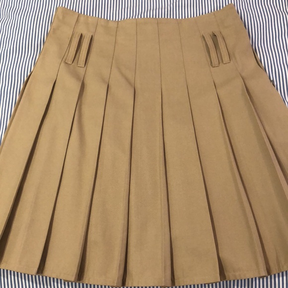 Burberry pleated skirt with belt - Picture 8 of 11